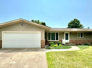 87 Anton St, Sebewaing, MI 48759