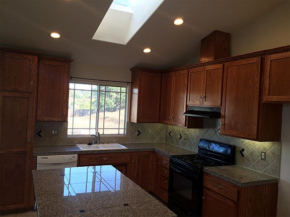 2nd image of 625 Lado De Loma Dr