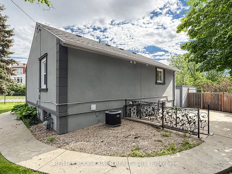 1884 Liverpool Rd — Photo 31