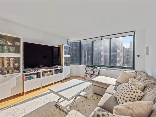 201 W 72nd St APT 8C, New York, NY 10023