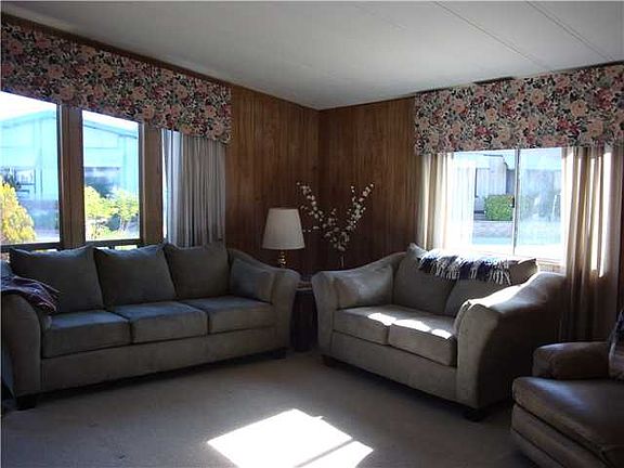 2nd image of 1426 Salem Ct