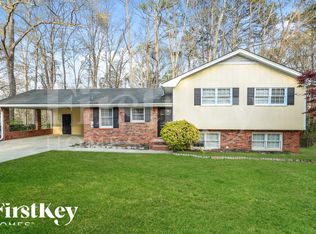 335 Sharon Dr, Fayetteville, GA 30214