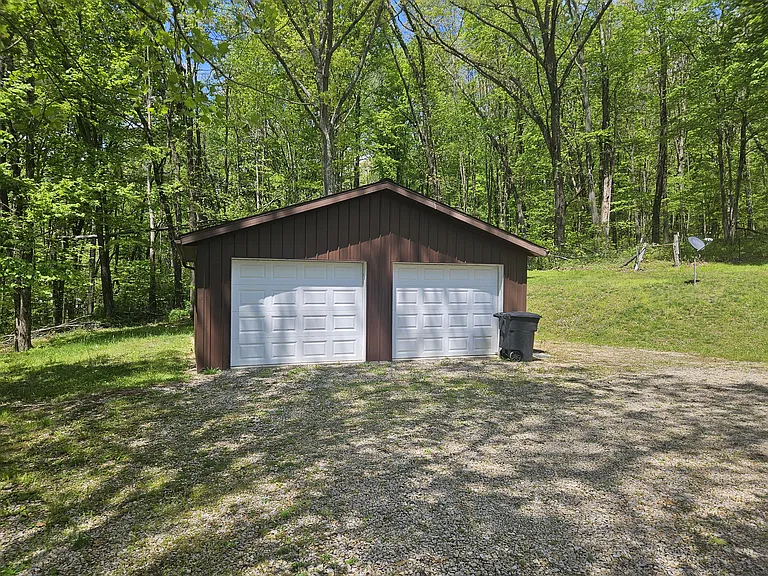 3274 Swans Rd NE — Photo 3