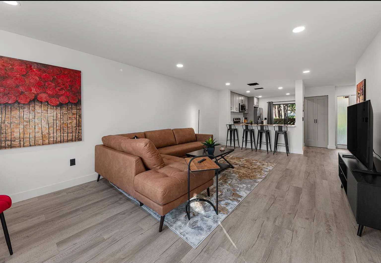2 bed, 2.0 bath, 1180 sqft, $4,250 — Photo 3