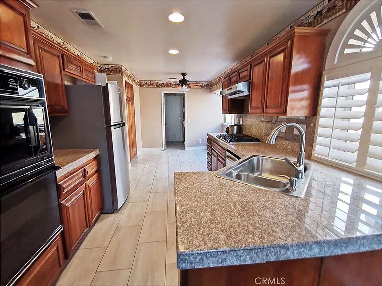11539 Lancaster Way — Photo 9