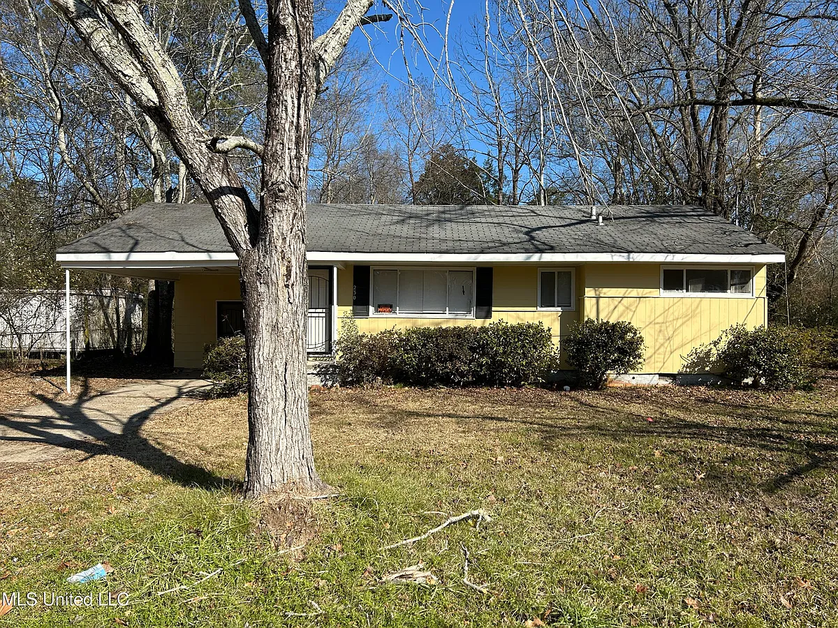 Building Photo - 230 Savanna St