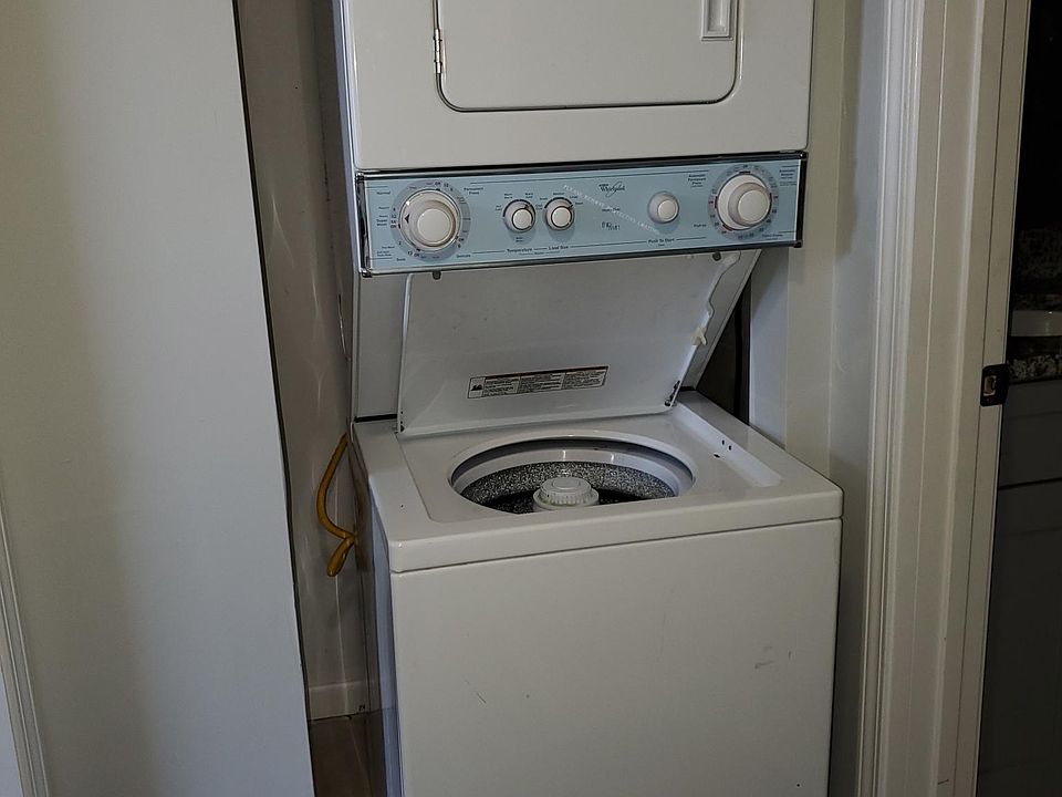 1st image of 4624 S Lake Park Ave APT 3E