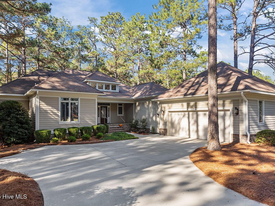 1st image of 7 Wellington Drive