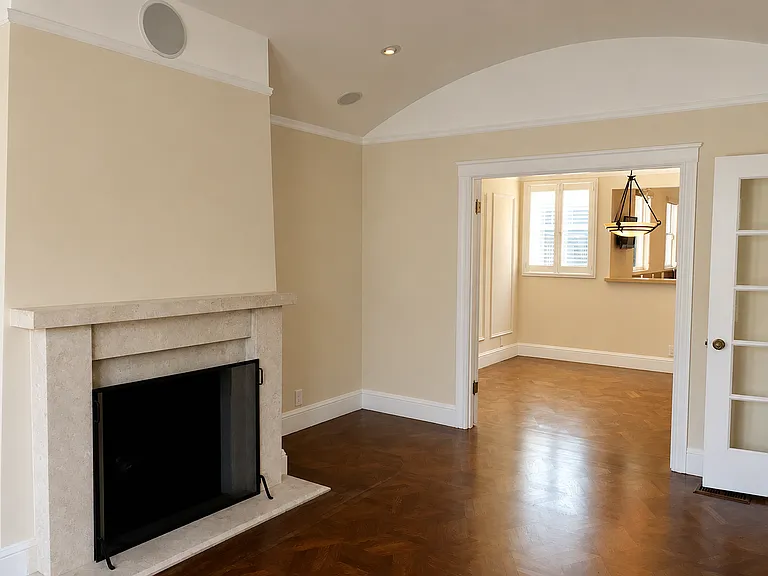639 Bosworth St — Photo 6
