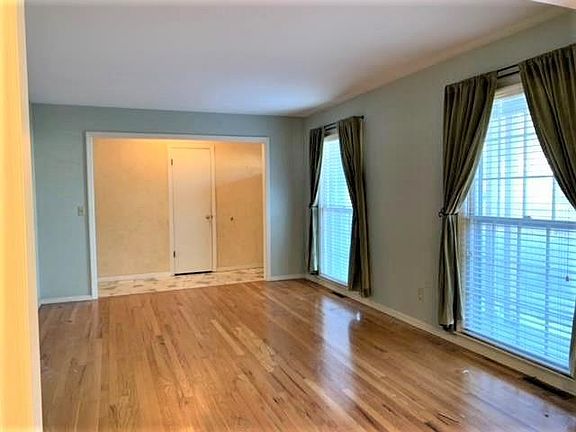 5th image of 6527 W 99th St