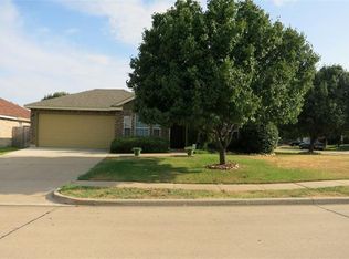 1421 Santos Dr, Denton, TX 76207
