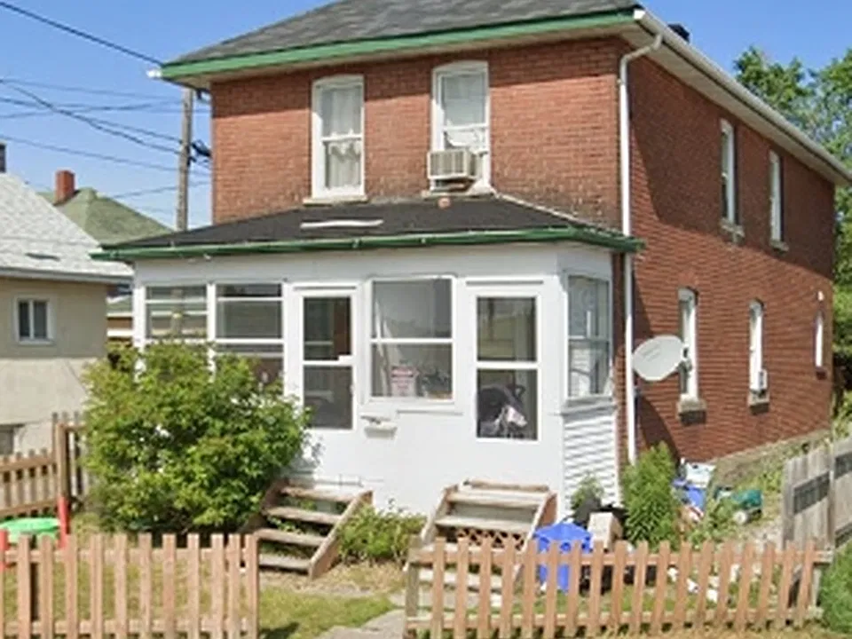294 Frood Rd #2
