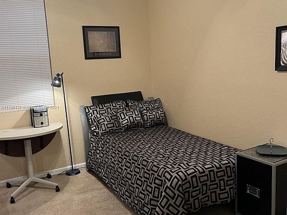 4th image of 1426 SE 24th Pl #1426
