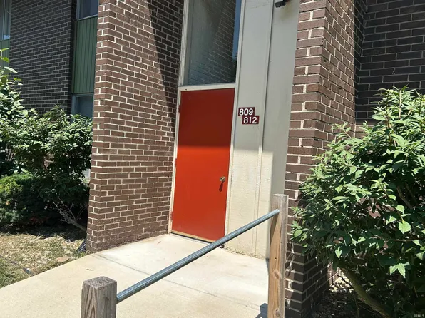 2500 Topsfield Rd APT 811, South Bend, IN 46614