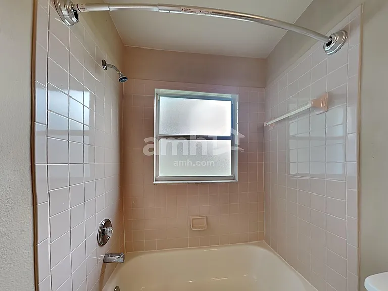 9423 Hunters Pond Dr — Photo 16