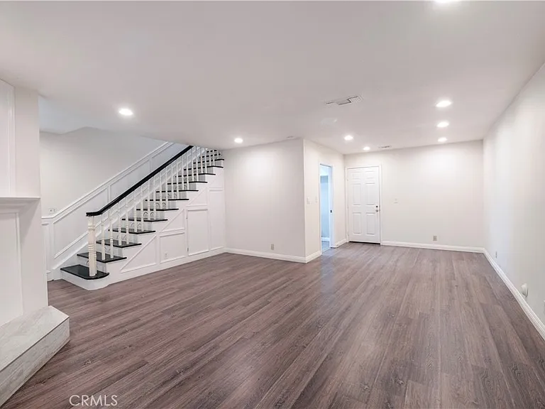 328 W 7th St — Photo 7
