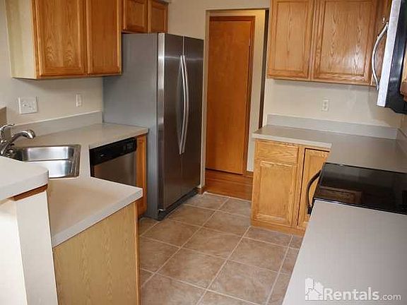 4th image of 3535 Farmstead Dr