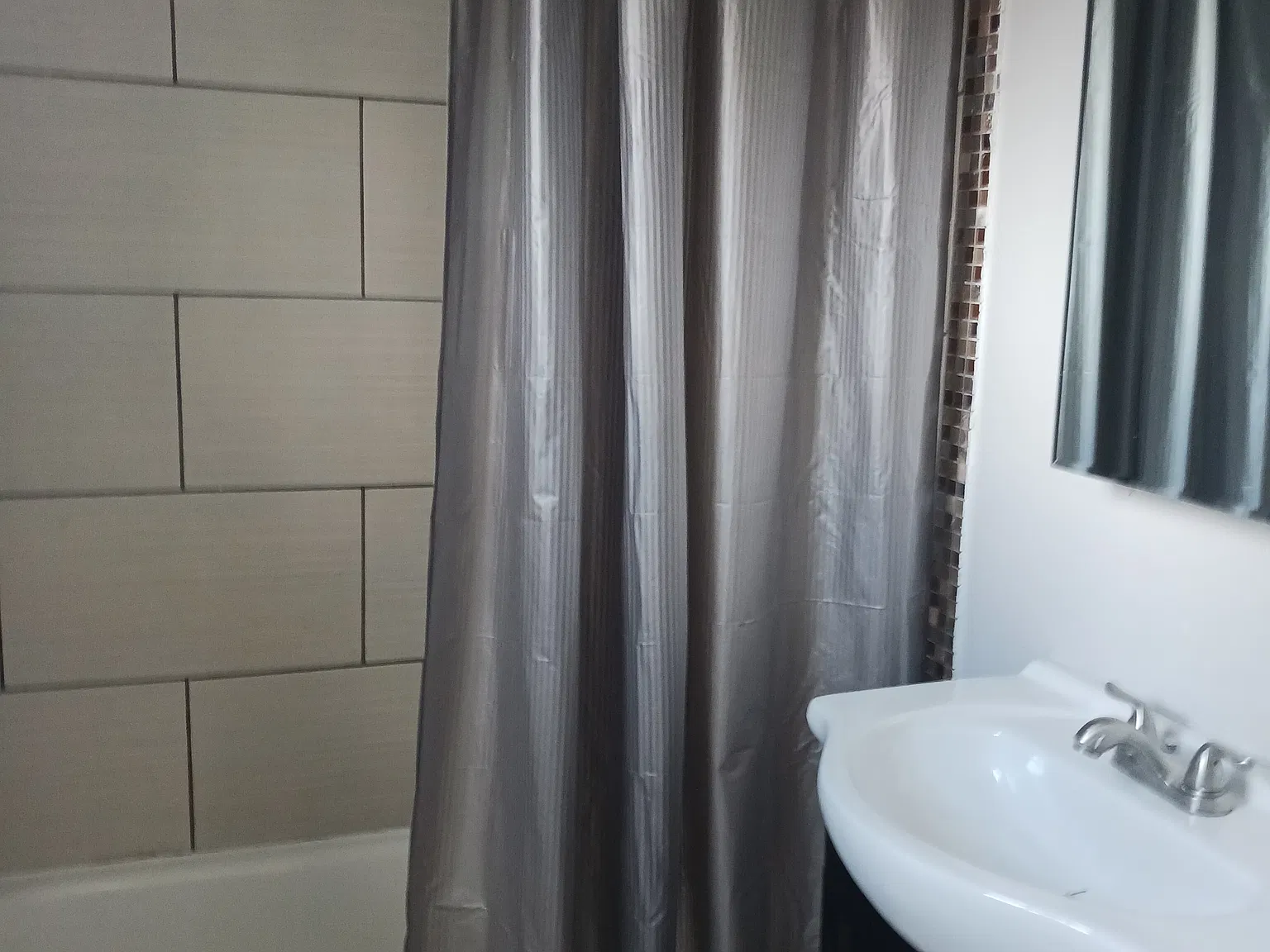 221 N Clinton Street - PH — Photo 2