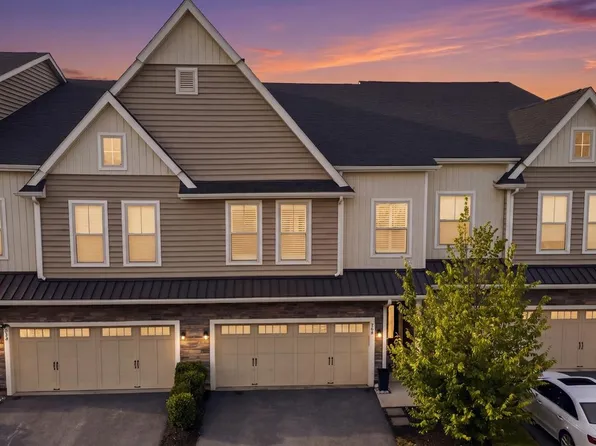 308 Redbud Ln, Kennett Square, PA 19348