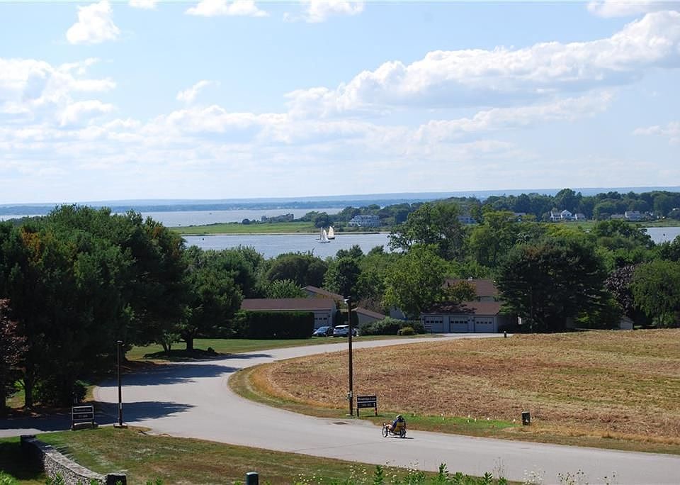 1st image of 271 N Farm Dr