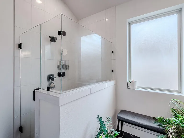 Edmondson Bnd — Photo 15