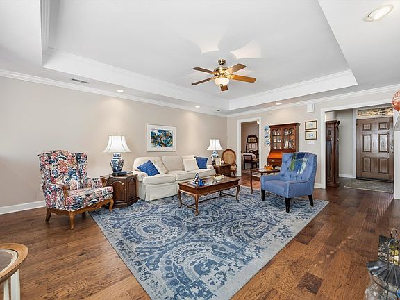 5th image of 3110 Shoreway Cir SE