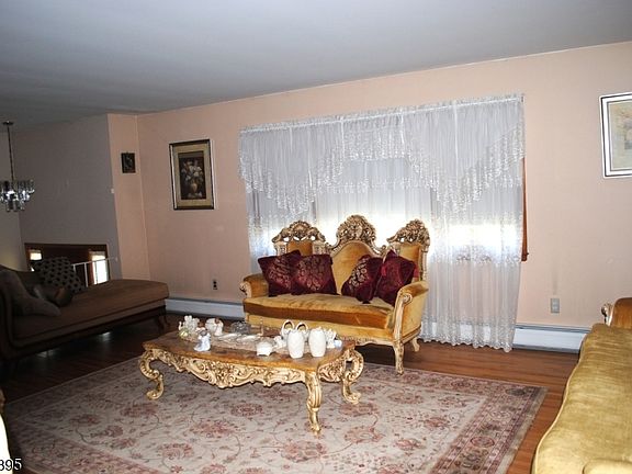 4th image of 633 Totowa Rd