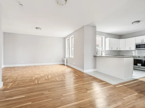 811 Walton Avenue image 3 of 10