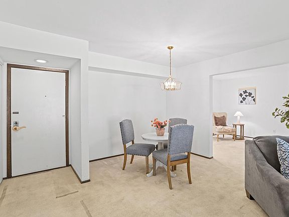 5th image of 1906 E Shorewood BOULEVARD #163
