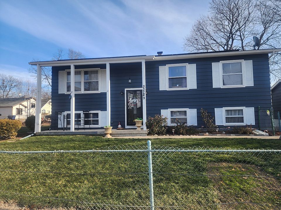 1st image of 33749 N Oak St