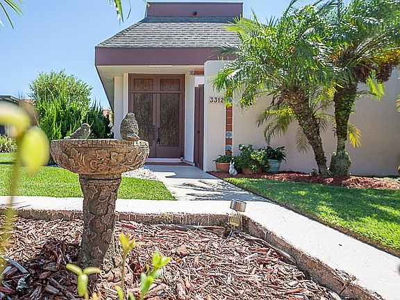 4th image of 3312 SE Sandpiper Cir