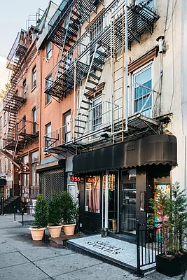 Rented by Compass | media 24