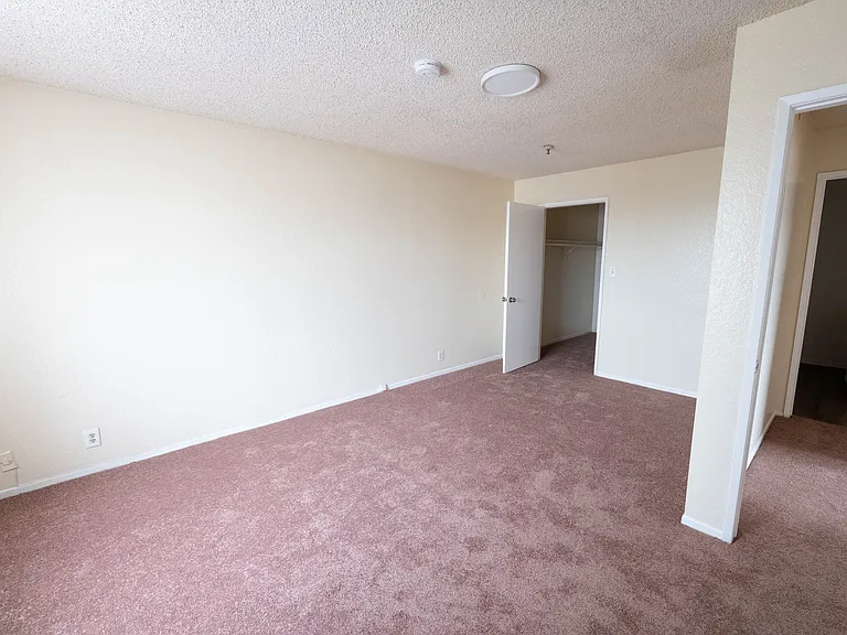 14110 Kornblum Ave #9 — Photo 8