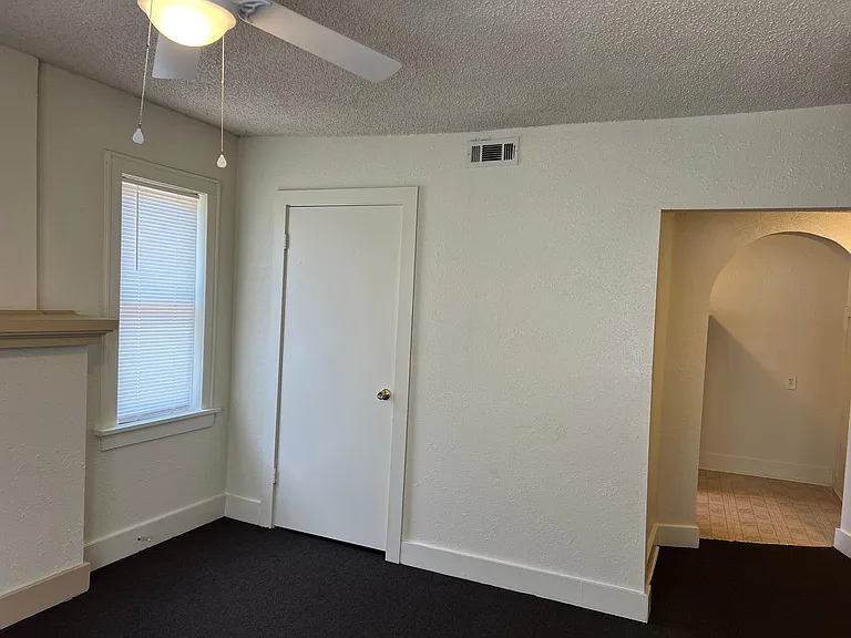 2601 N Walker Ave #9 — Photo 6
