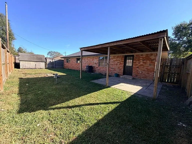 7715 Catalina Ln — Photo 15
