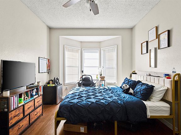 3rd image of 915 W 23rd St APT 208