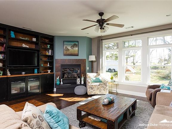 3rd image of 3821 McClure Dr