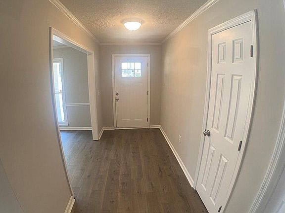 3rd image of 1415 Woodland Way