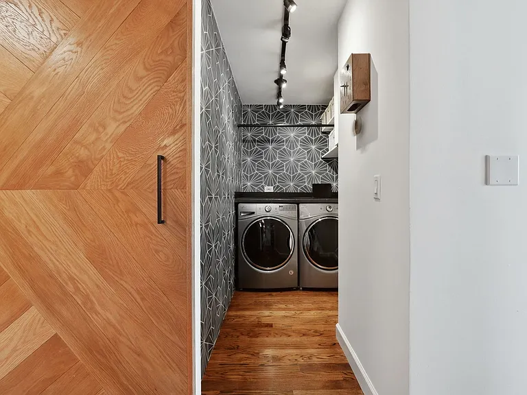 2 E Erie St #3002 — Photo 17