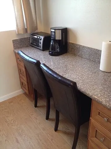 2313 Montrose Ave #7 — Photo 8