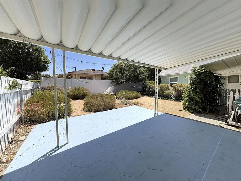 1320 E Colton Ave — Photo 16