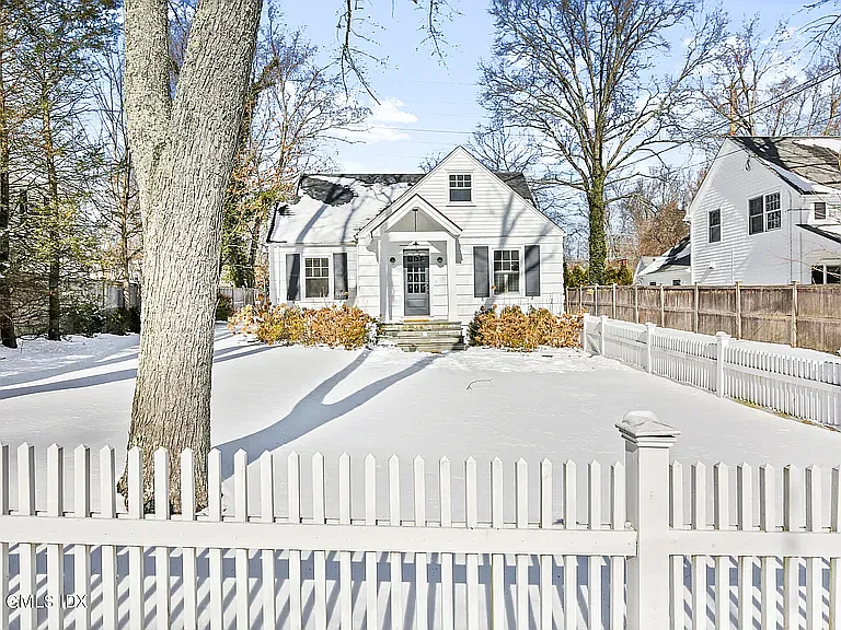 43 Summit Rd — Photo 1