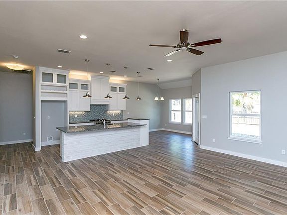 5th image of 13758 Eaglesnest Bay Dr