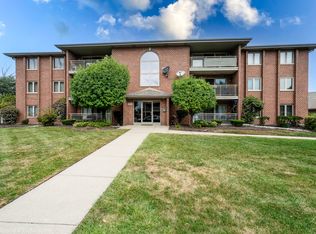 7800 W 89th St APT 204, Hickory Hills, IL