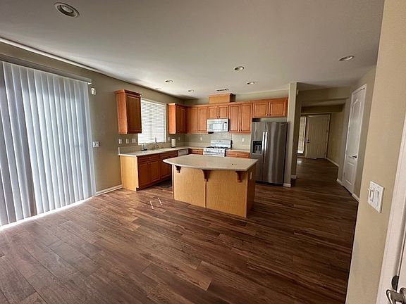 2nd image of 6103 Saint John Pl