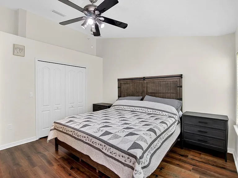 714 Ashentree Dr — Photo 32
