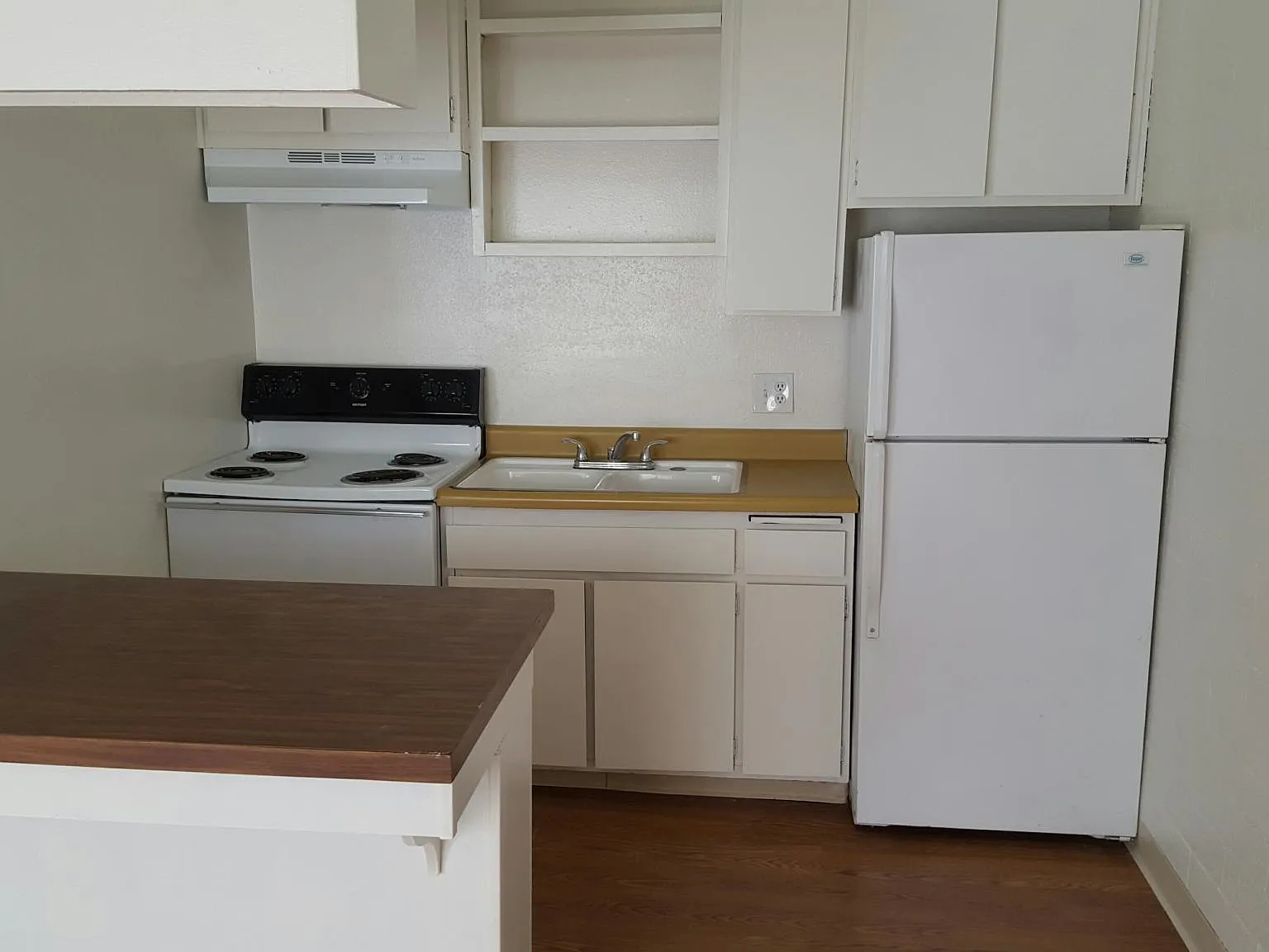 Studio, 400 sqft, $1,525 — Photo 2