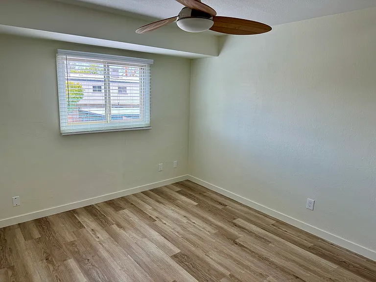 2810 E Clarendon Ave — Photo 21