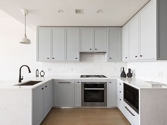 5th image of 161 Columbia St #3B