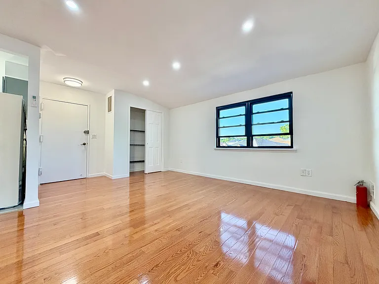 216 Monahan Ave #2F — Photo 4